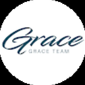 Meet your Posher, Claudia i.